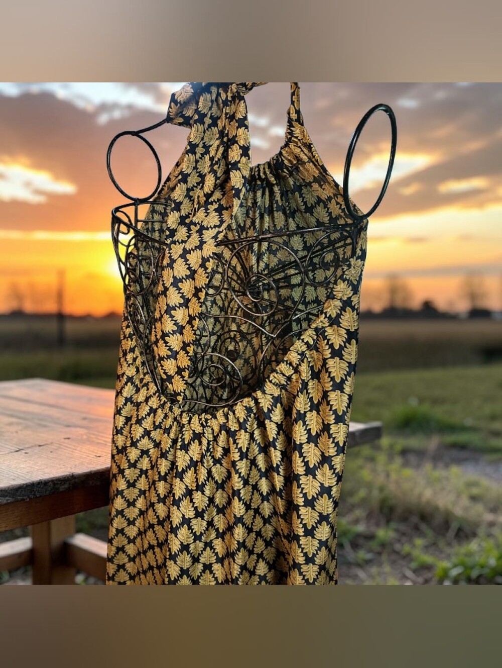 Women's Geometric Shape Halter Maxi Dress - Picture 3 of 4
